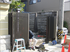 徳川家康の長女(亀姫)のお墓の門扉を『リガーデン』